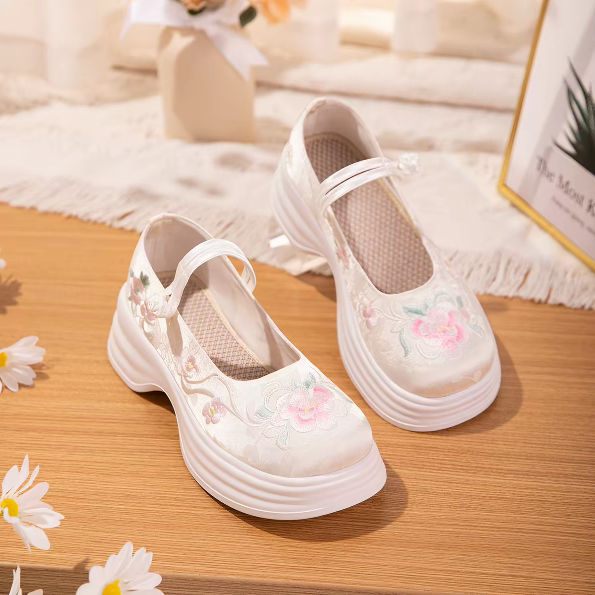 Height-Boosting Hanfu Shoes | 增高鞋 | Traditional-Style Shoes for Hanfu & Mamian Skirts | Size 34-40