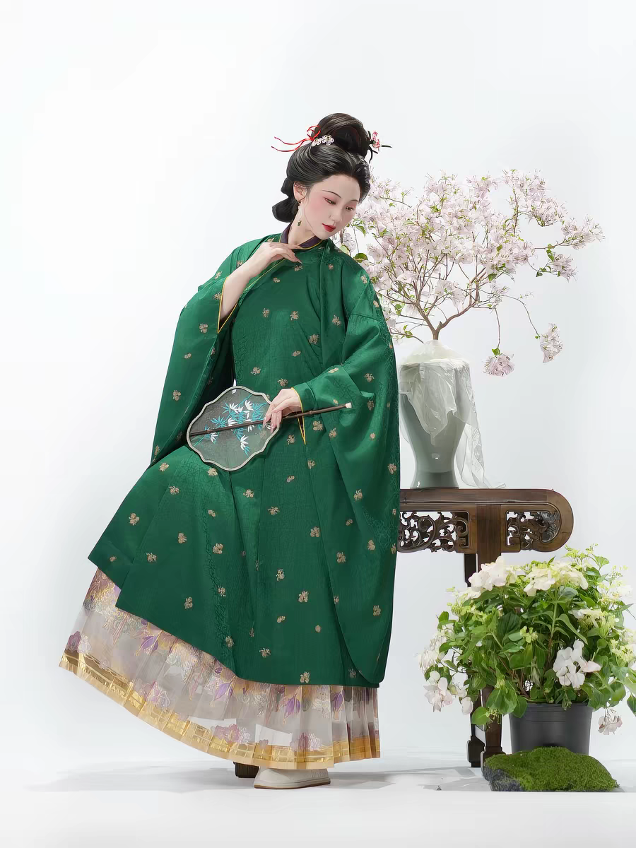 Traditional Ming-Style Hanfu Outfit with a Stand Collar Long Robe and Mamian Skirt (Pre order 45days)