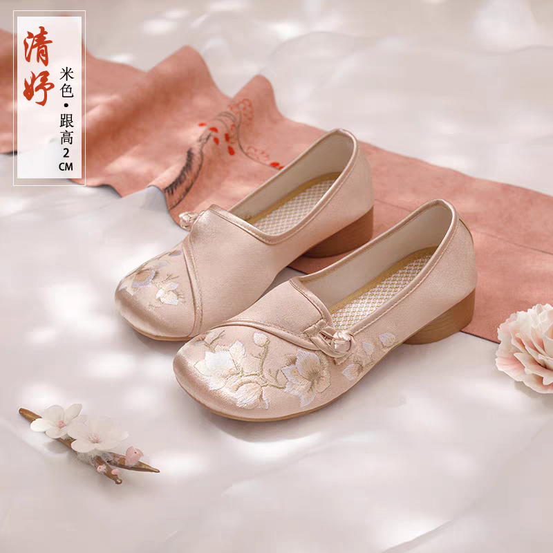 Kasut bersulam gaya etnik baharu, hujung bulat, tapak lembut, kasut tunggal bersulam, kasut cheongsam satu tali, kasut kain gaya kuno wanita, saiz 35-40.
