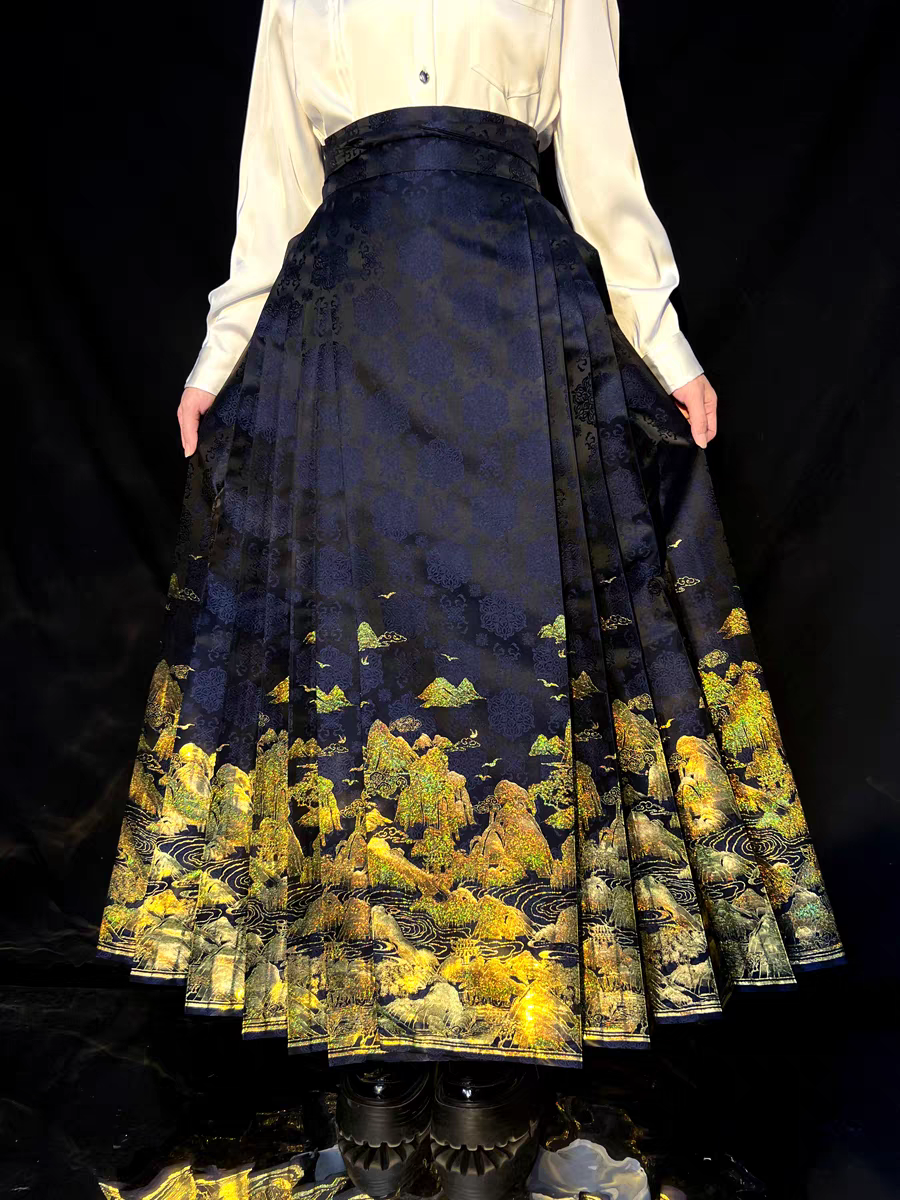 Heavy Embroidery Traditional Hanfu Mamian Skirt – Gold‑Woven Brocade (Single Skirt)
