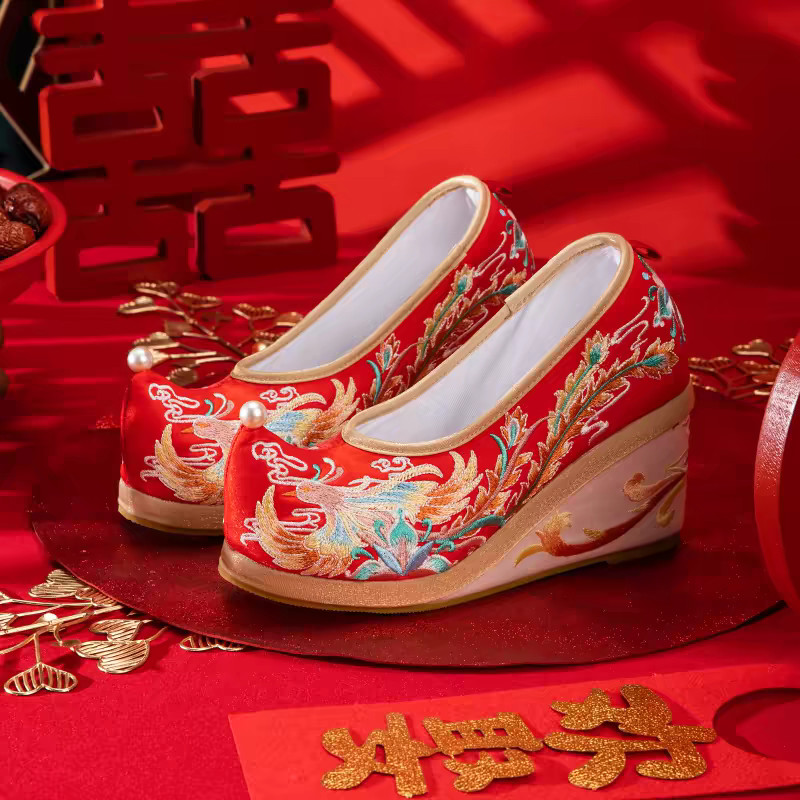 Ancient Chinese Qiaotou Lü Hanfu Shoes | Ming Dynasty Upturned-Toe Traditional Chinese Wedding Shoes
