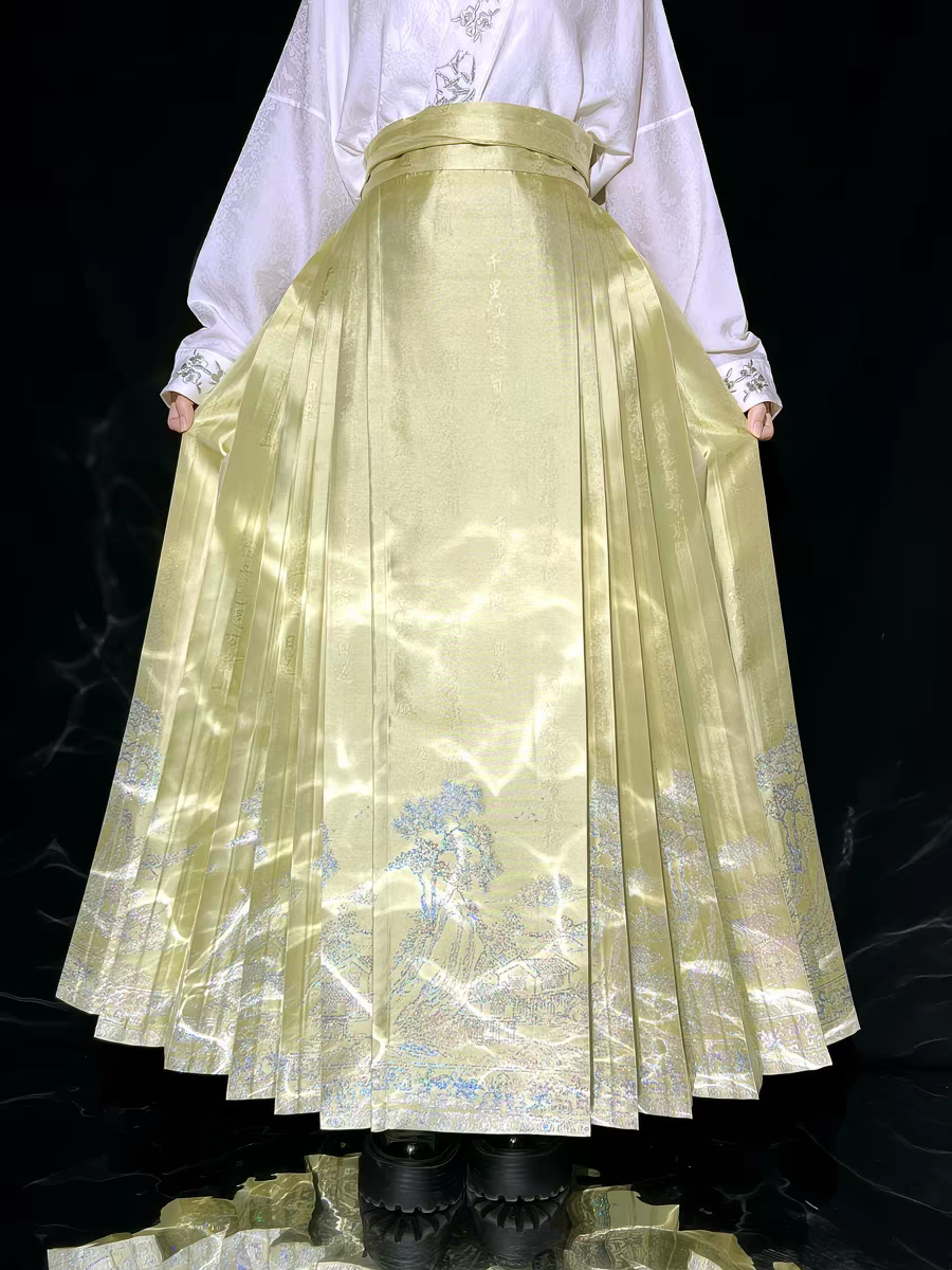 Heavy Embroidery Traditional Hanfu Mamian Skirt – Gold‑Woven Brocade (Single Skirt)