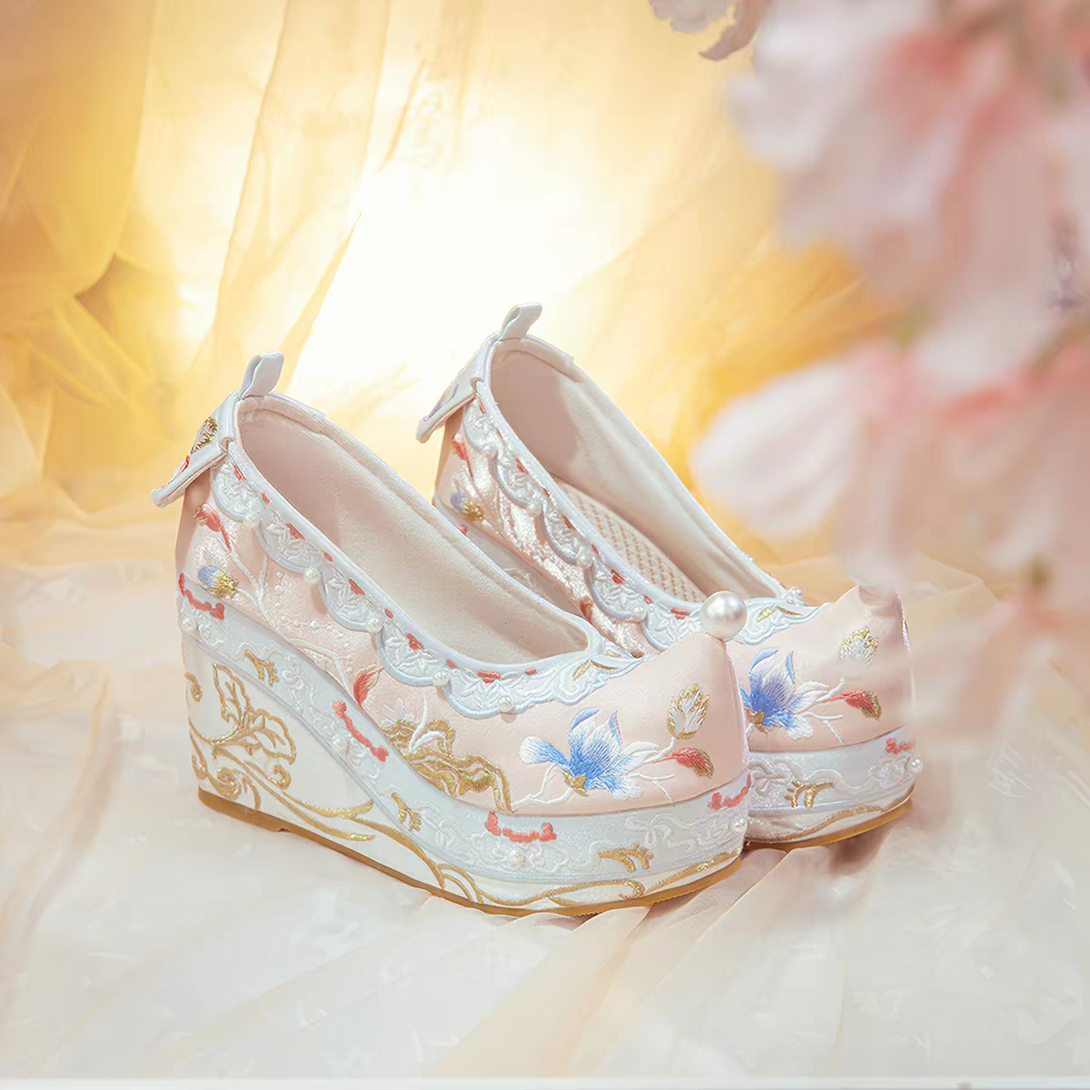Ancient Chinese Qiaotou Lü Hanfu Shoes | Ming Dynasty Upturned-Toe Traditional Chinese Wedding Shoes