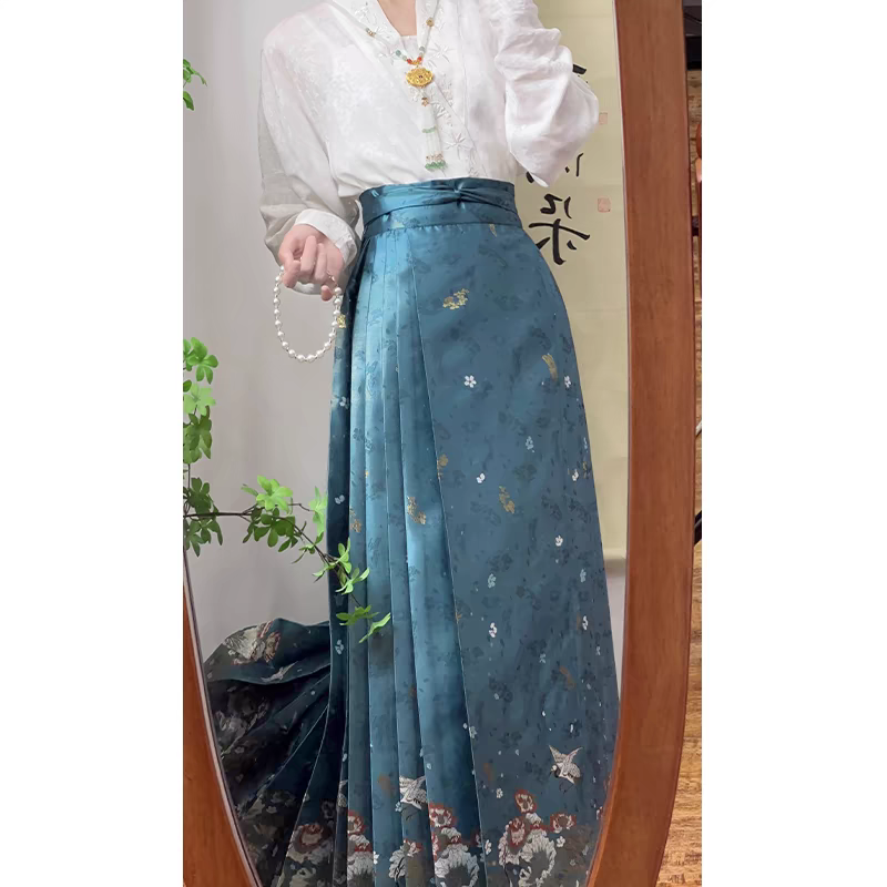 Skirt berwajah kuda dengan SL