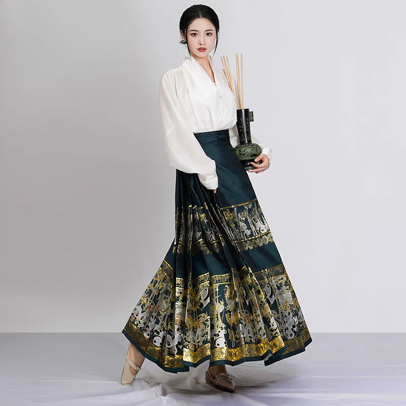 Skirt berwajah kuda SL