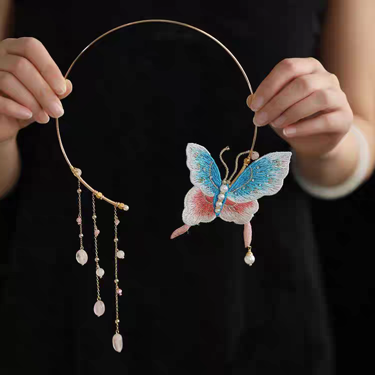 Traditional Chinese Necklace Collar (Xiang Quan)