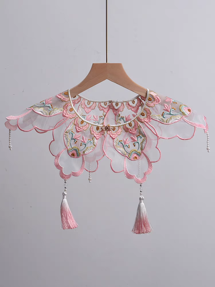 云肩Yunjian Chinese Cloud Collar – Traditional Embroidered Cape for Hanfu & Qipao