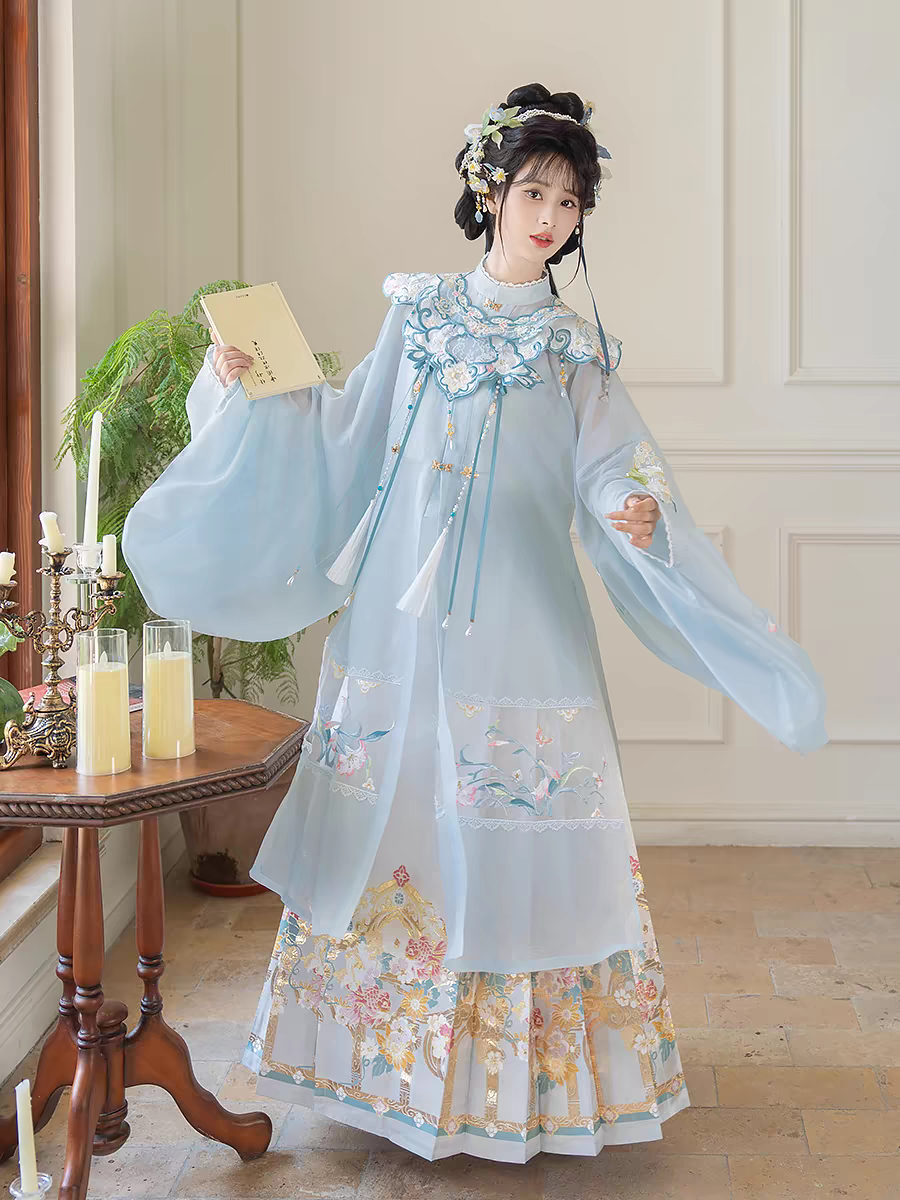 Hanfu full set with cloud shoulder and horse face skirt S-XL