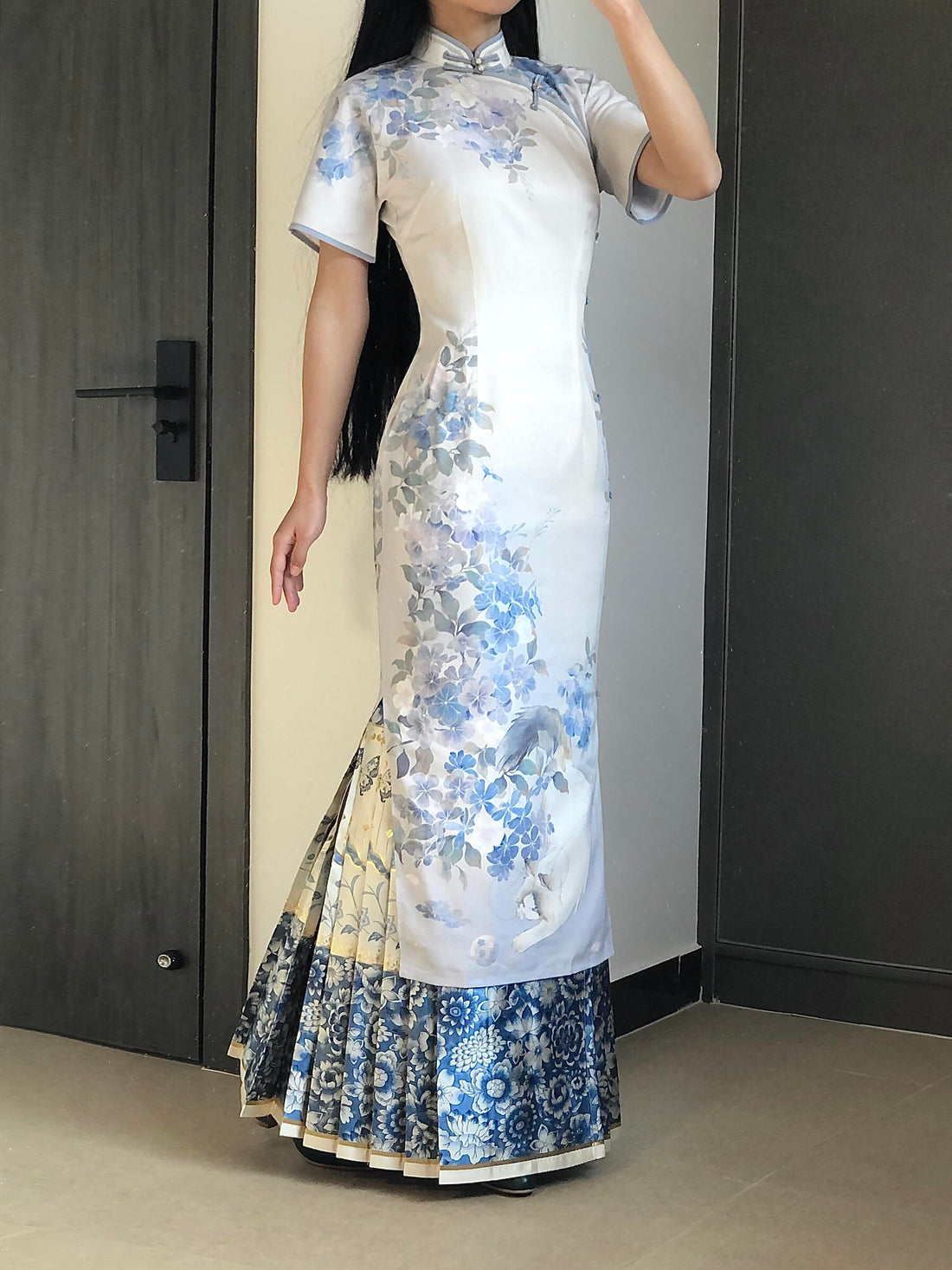 Qipao paired with Mamianqun—such a stunning combination that's absolutely perfect for tall and slim girls! 😍✨