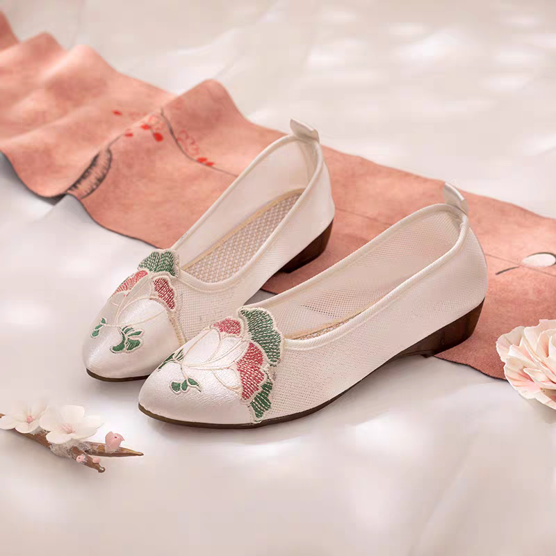 什么鞋子适合搭配汉服马面裙？穿旗袍应该搭配什么鞋子？汉服鞋子推荐！可邮寄马来西亚新加坡台湾美国等