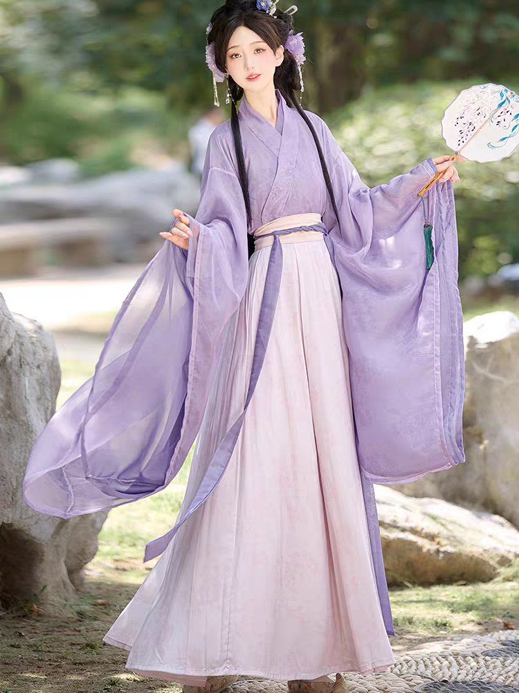 Every item in Yukl Shop is a small experience of Chinese culture.
