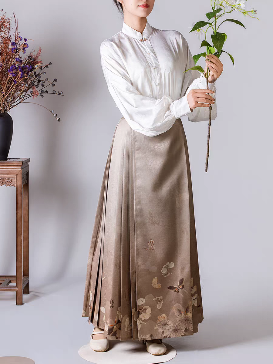 I can’t believe this Hanfu Mamian Skirt shop ships to the US…