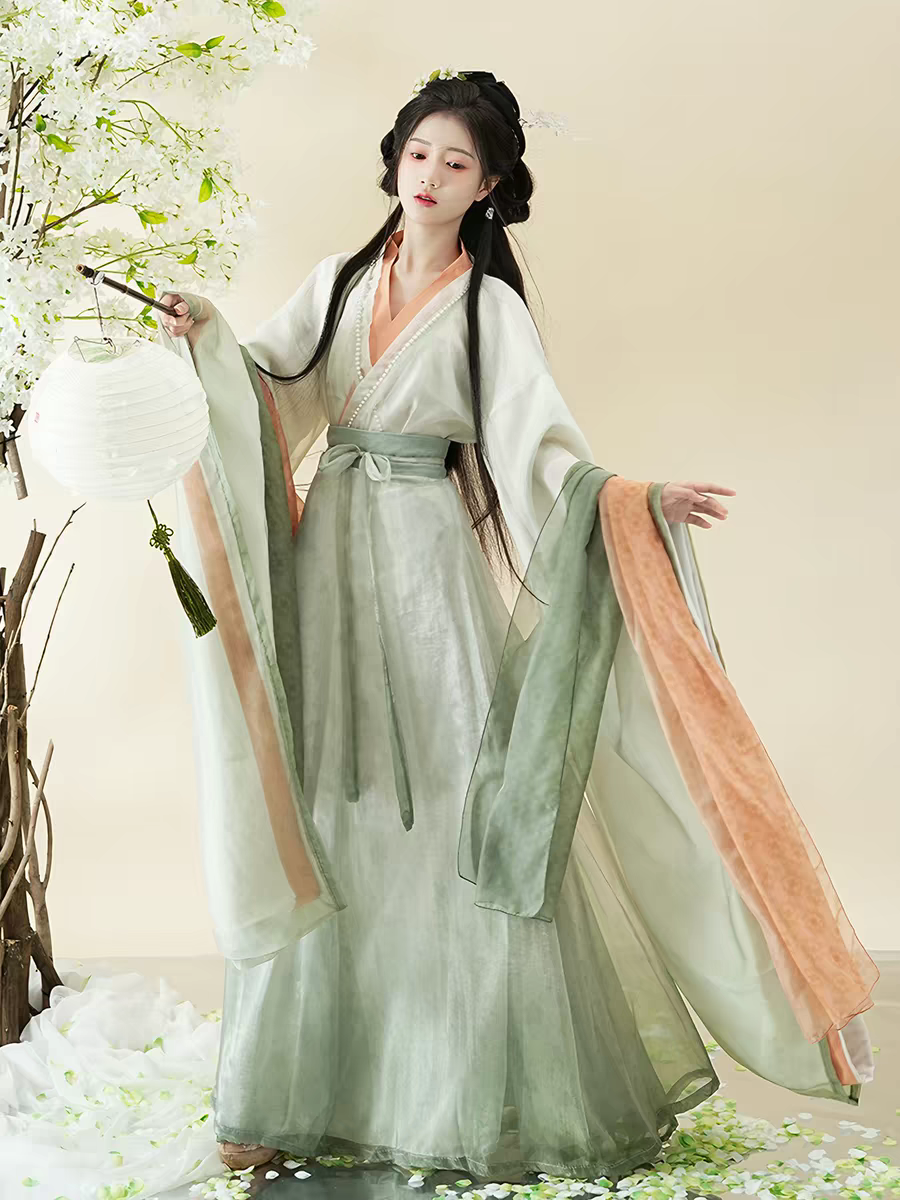 Graduating and Want to Start a Business? You Can Sell Hanfu Without Speaking Chinese! A Complete Guide for Small Shops ✨
