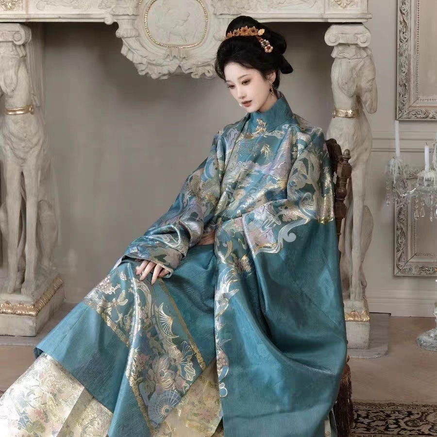 What Is the Difference Between Hanfu and Kimono?