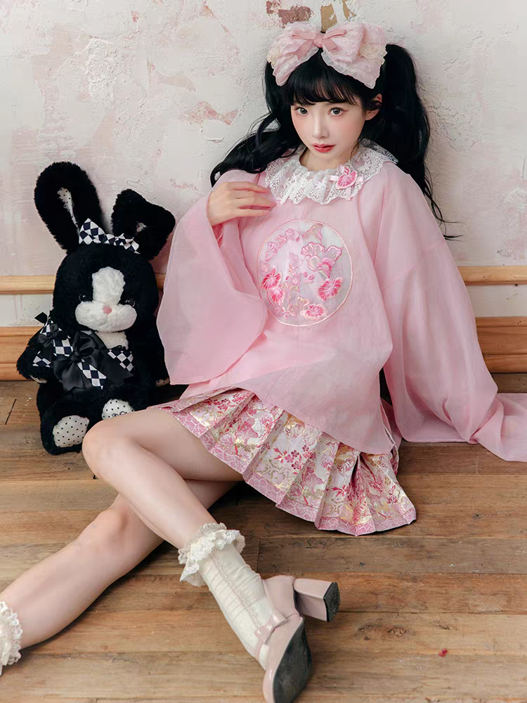 If you're looking for hanfu in Canada with international shipping, Yukl Shop is your best platform
