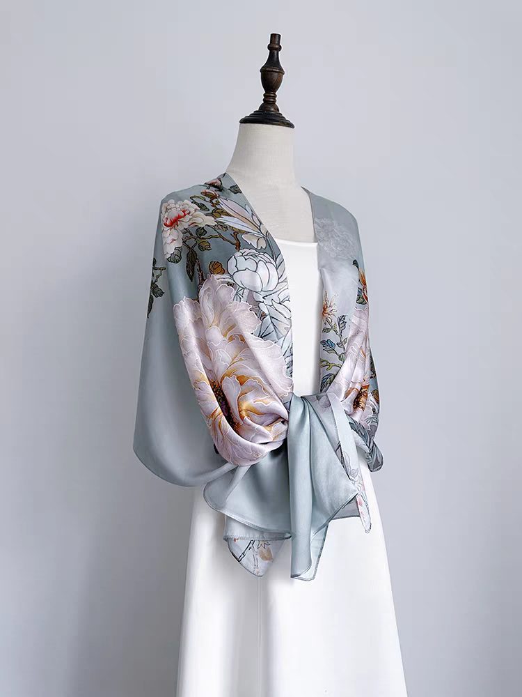 Silk Scarf｜Wear a little luck