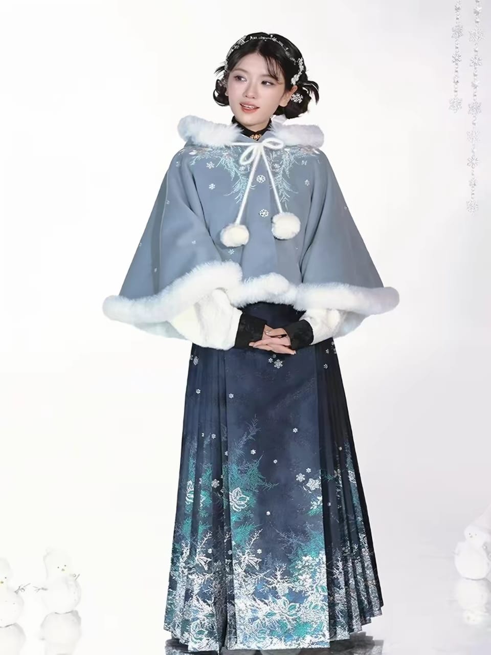 Ming-Style Hanfu Cape & Mamian Skirt