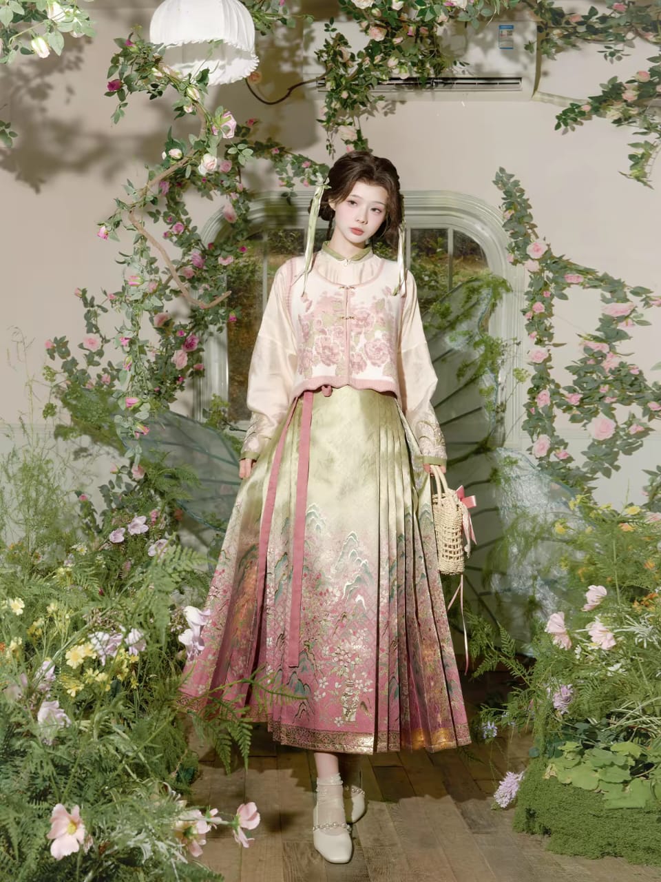 Gold‑Woven Mamian Skirt – Brocade Hanfu Skirt(single skirt)