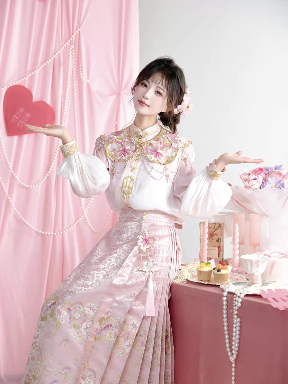 Wedding Hanfu Set with Mamian Skirt – Complete Bridal Ensemble