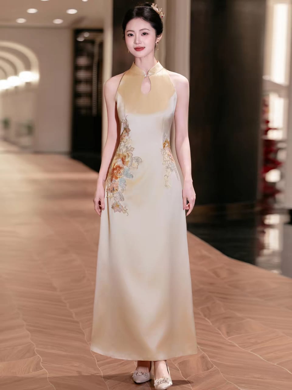 Gold Wedding Reception Qipao for Bride