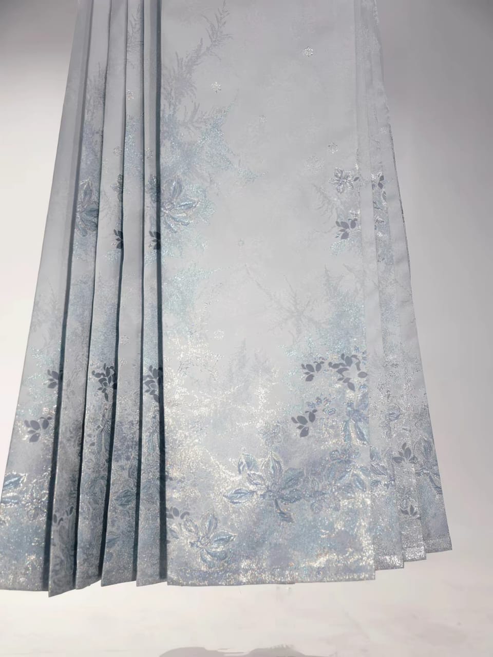 Ming-Style Hanfu Cape & Mamian Skirt