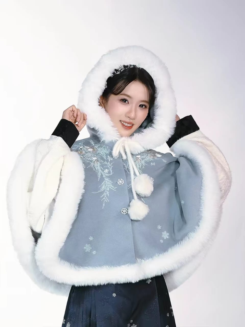 Ming-Style Hanfu Cape & Mamian Skirt
