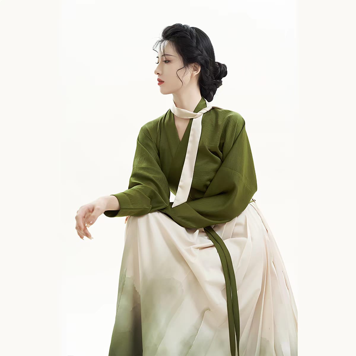 Ming-Style Hanfu Cross-Collar Narrow Sleeve Mamian Skirt Set – Original Design, Everyday Wear(Pre order 30days)
