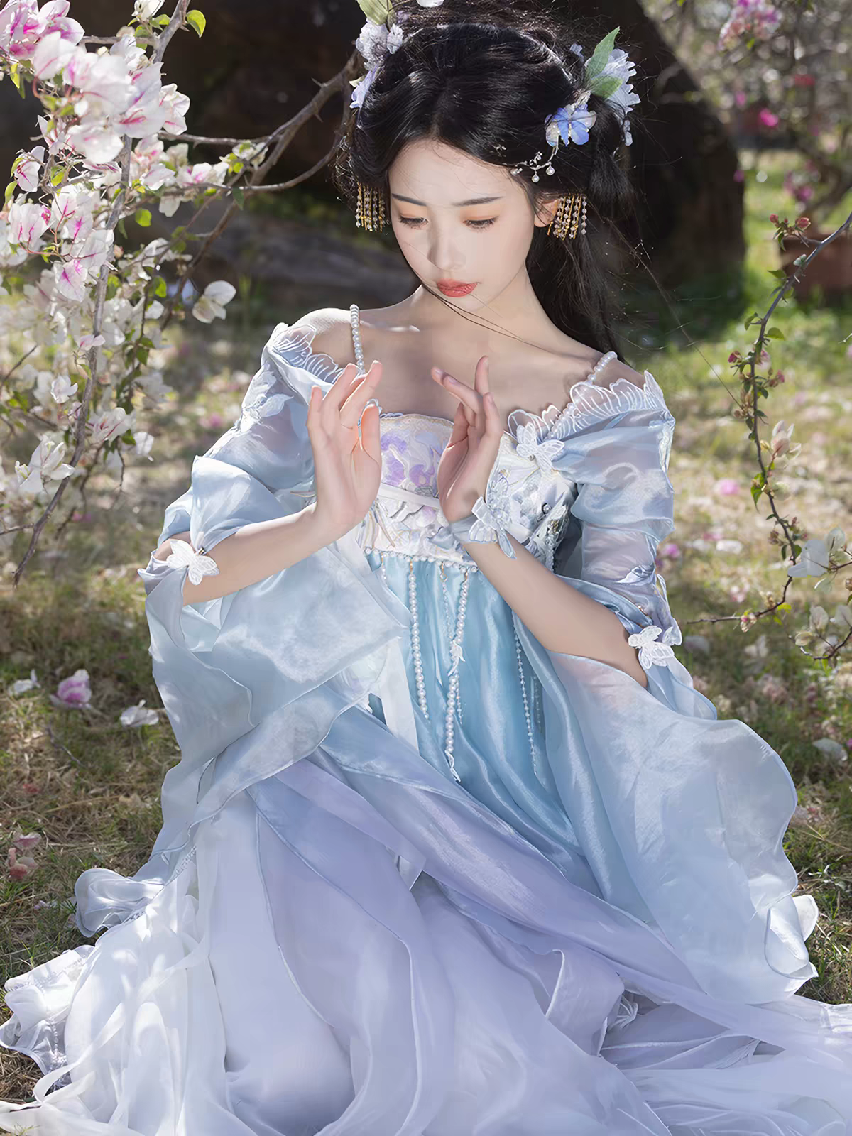 Ethereal Embroidered Chest-High Hanfu Skirt Set (Han-Element)