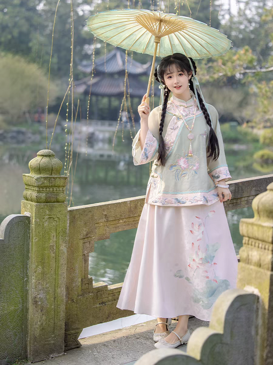 Hanfu Wanita Dinasti Qing – Set lengkap Pakaian Tradisional Cina yang Elegan saiz SL