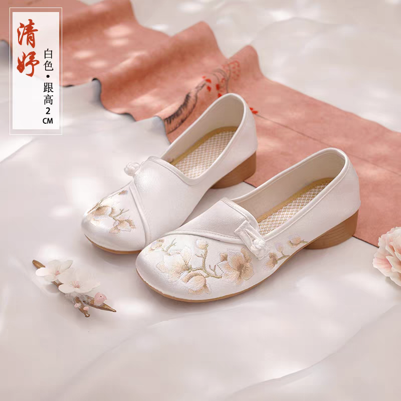 Kasut bersulam gaya etnik baharu, hujung bulat, tapak lembut, kasut tunggal bersulam, kasut cheongsam satu tali, kasut kain gaya kuno wanita, saiz 35-40.
