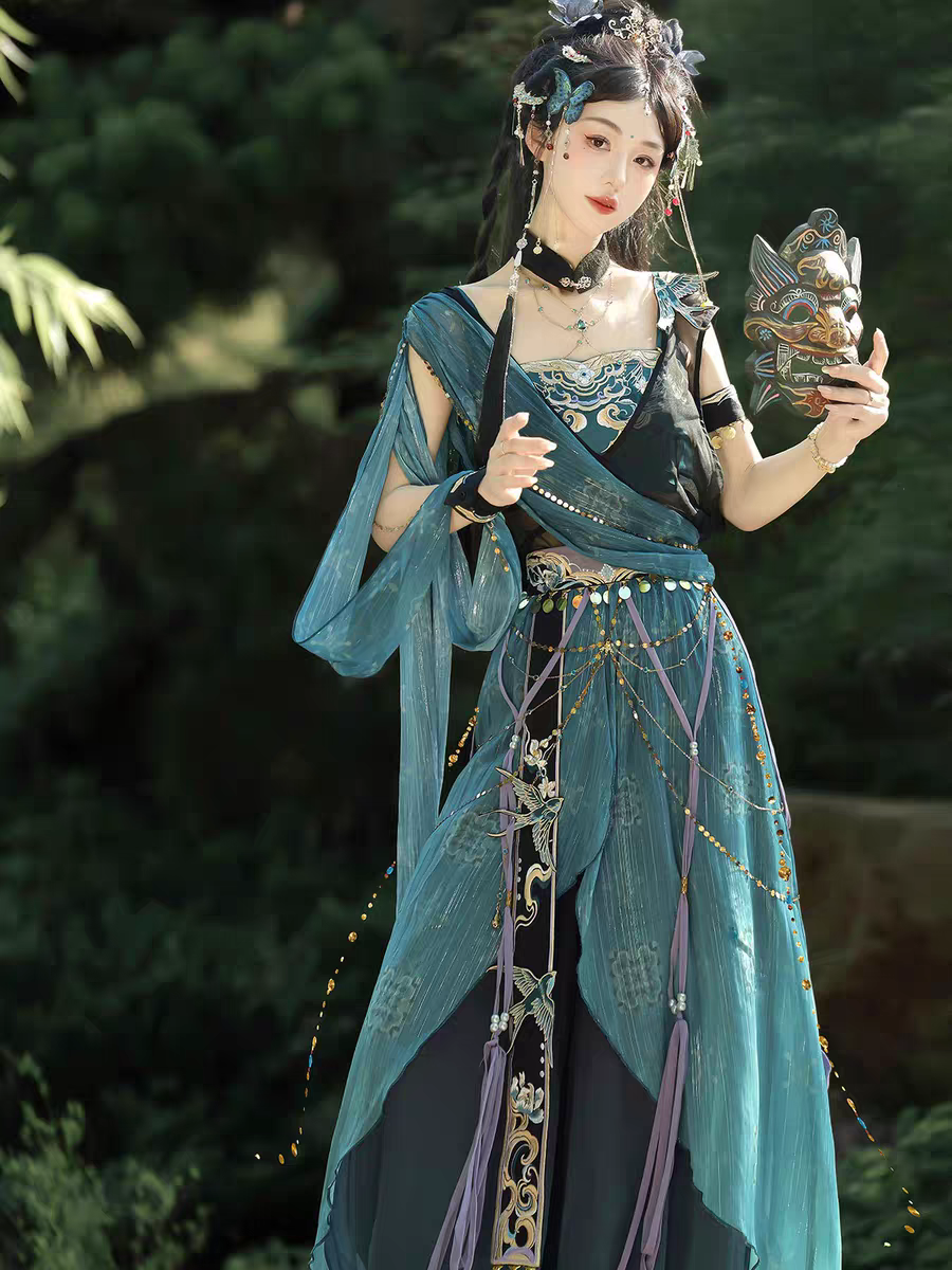Hanfu-inspired Dunhuang Princess Costume Set — Exotic Western Regions Style with Outer Wrap, Tank Top & Lantern Pants