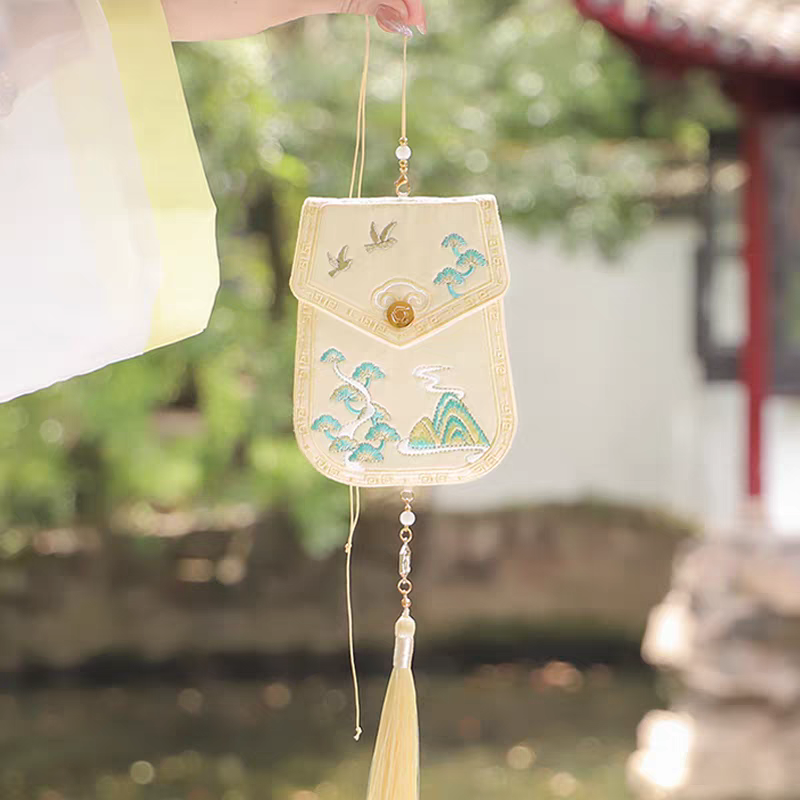 Embroidered Sachet随身刺绣香囊