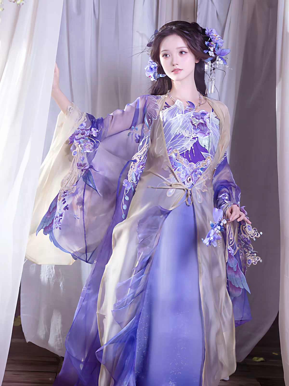 Song-Style Hanfu Women's Set – Heavy Embroidered Large-Sleeve Robe, Camisole & High-Waist Pleated Skirt