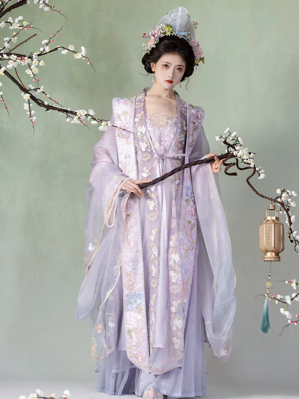 Song Dynasty-style Heavy Embroidery Large-Sleeve Hanfu Robe