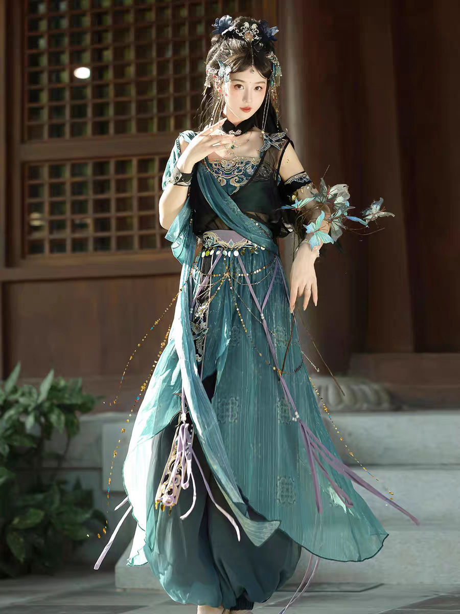 Hanfu-inspired Dunhuang Princess Costume Set — Exotic Western Regions Style with Outer Wrap, Tank Top & Lantern Pants
