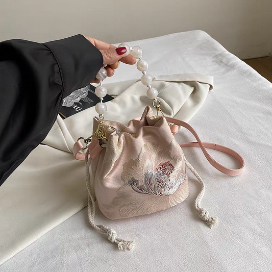 Antique style handbag古风手提包