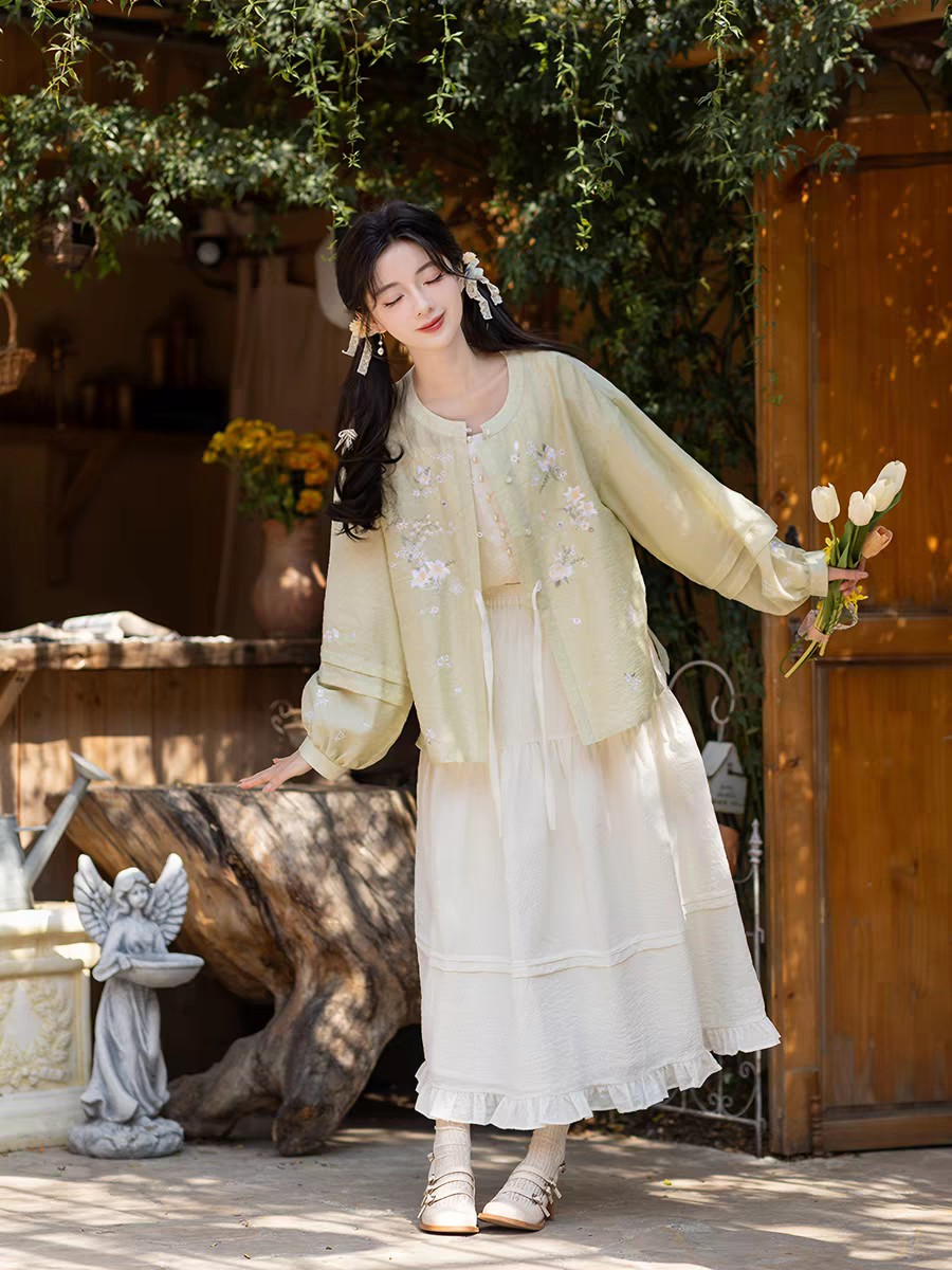 Summer Daily Modern Hanfu – Stay Cool and Look Beautiful