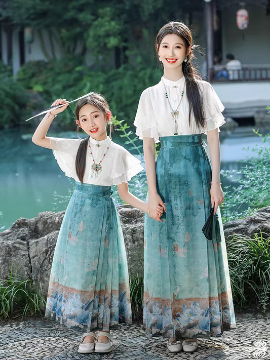Full set of mother and daughter outfits in horse-face skirts