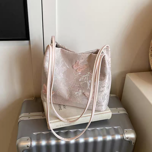 Antique style handbag古风手提包