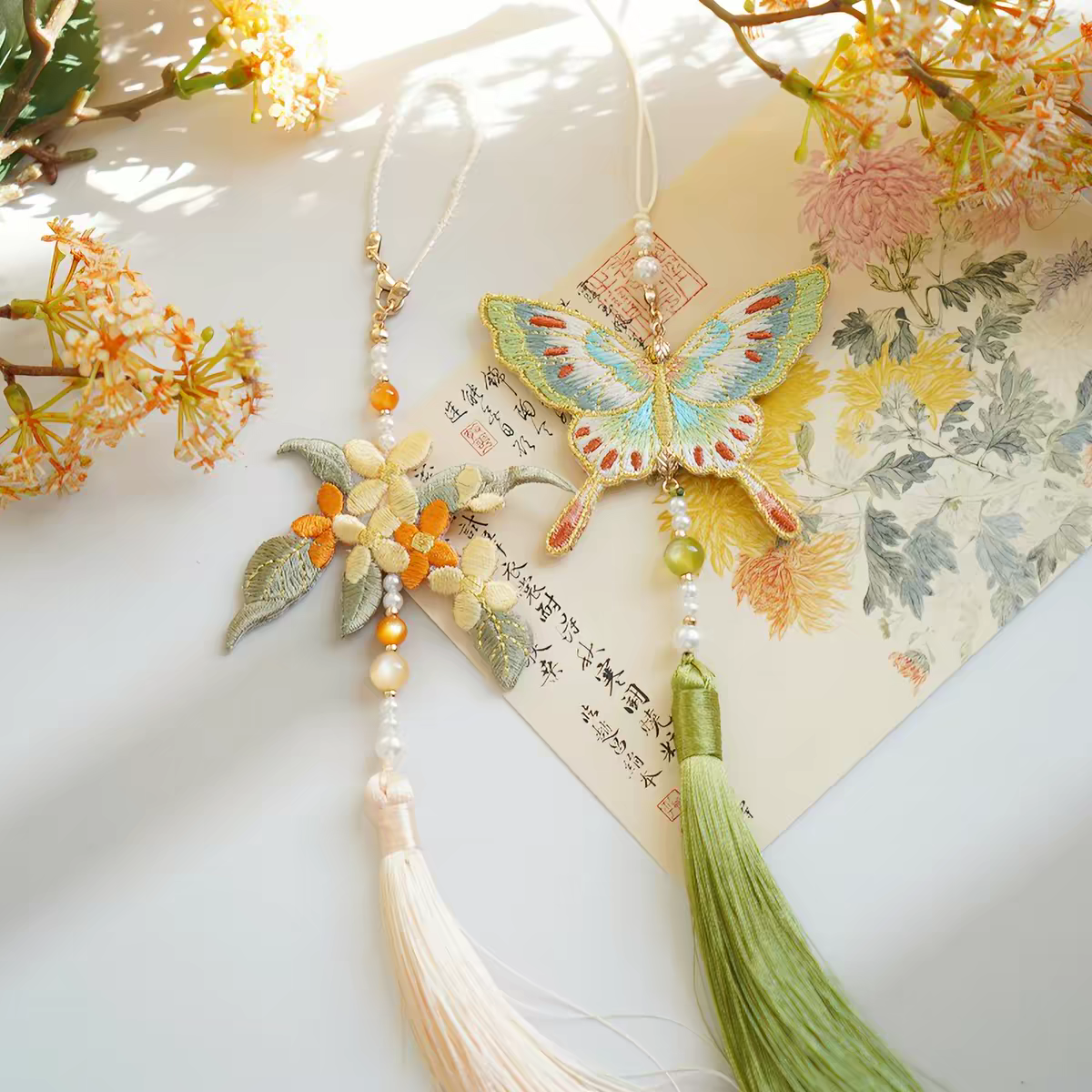 Embroidered Tassel Pendant – Traditional Hanfu Jinbu Waist Ornament, Perfect for Mamianqun & Qipao