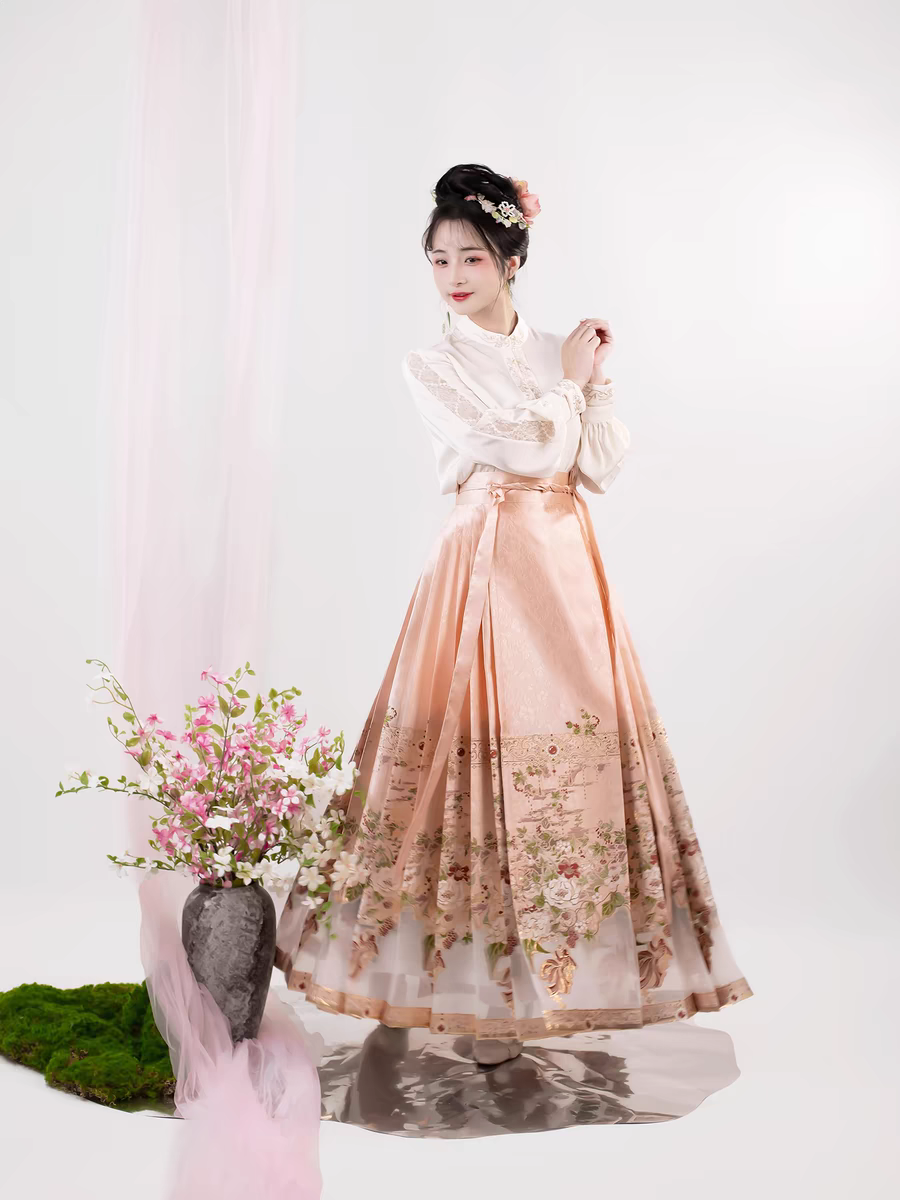 Heavy Embroidery Traditional Hanfu Mamian Skirt – Gold‑Woven Brocade(single skirt)