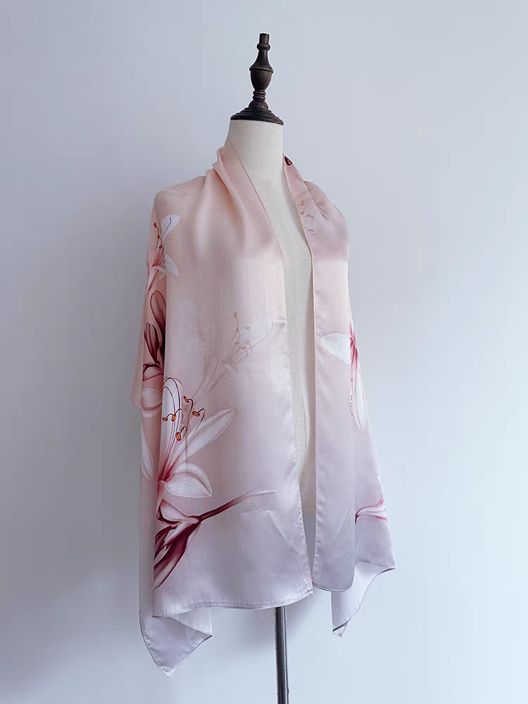Guofeng Silk Scarf – Traditional Chinese Print Scarf for Hanfu, Qipao & Daily Wear