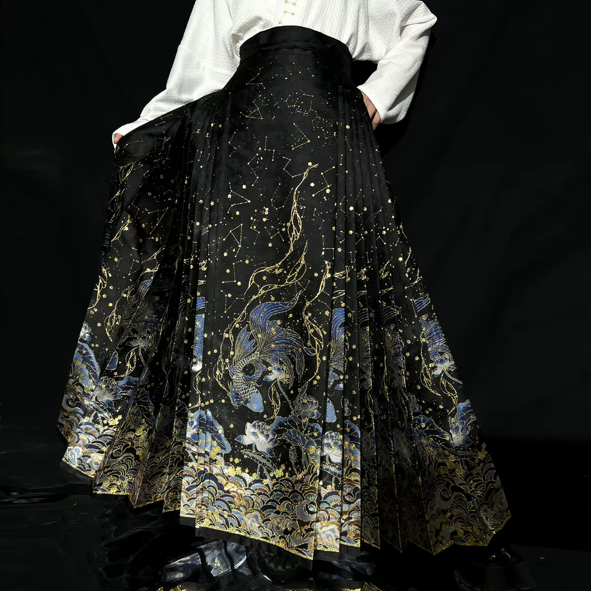 Heavy Embroidery Traditional Hanfu Mamian Skirt – Gold‑Woven Brocade (Single Skirt)