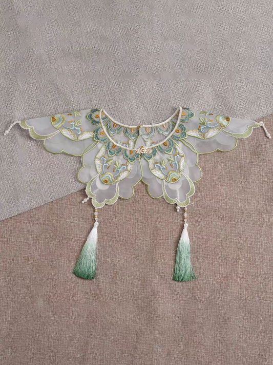 云肩Yunjian Chinese Cloud Collar – Traditional Embroidered Cape for Hanfu & Qipao