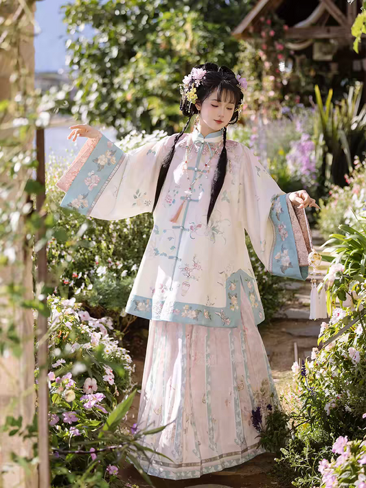 Hanfu Wanita Dinasti Qing – Set lengkap Pakaian Tradisional Cina yang Elegan saiz SL