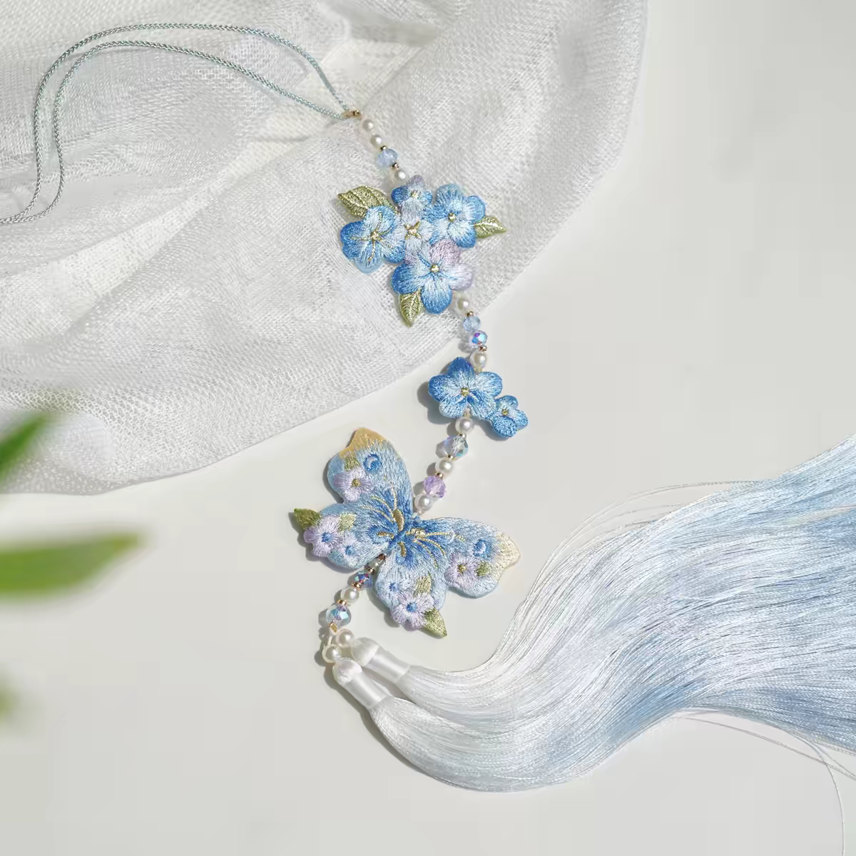 Embroidered Tassel Pendant – Traditional Hanfu Jinbu Waist Ornament, Perfect for Mamianqun & Qipao