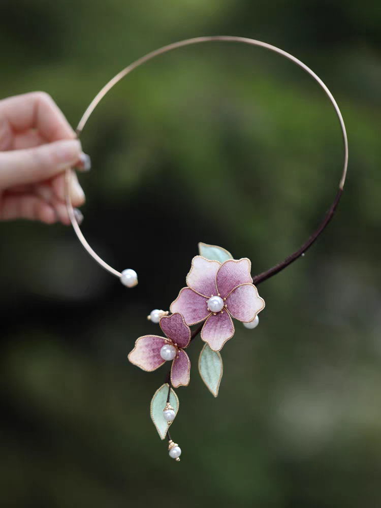 Traditional Chinese Necklace Collar (Xiang Quan)