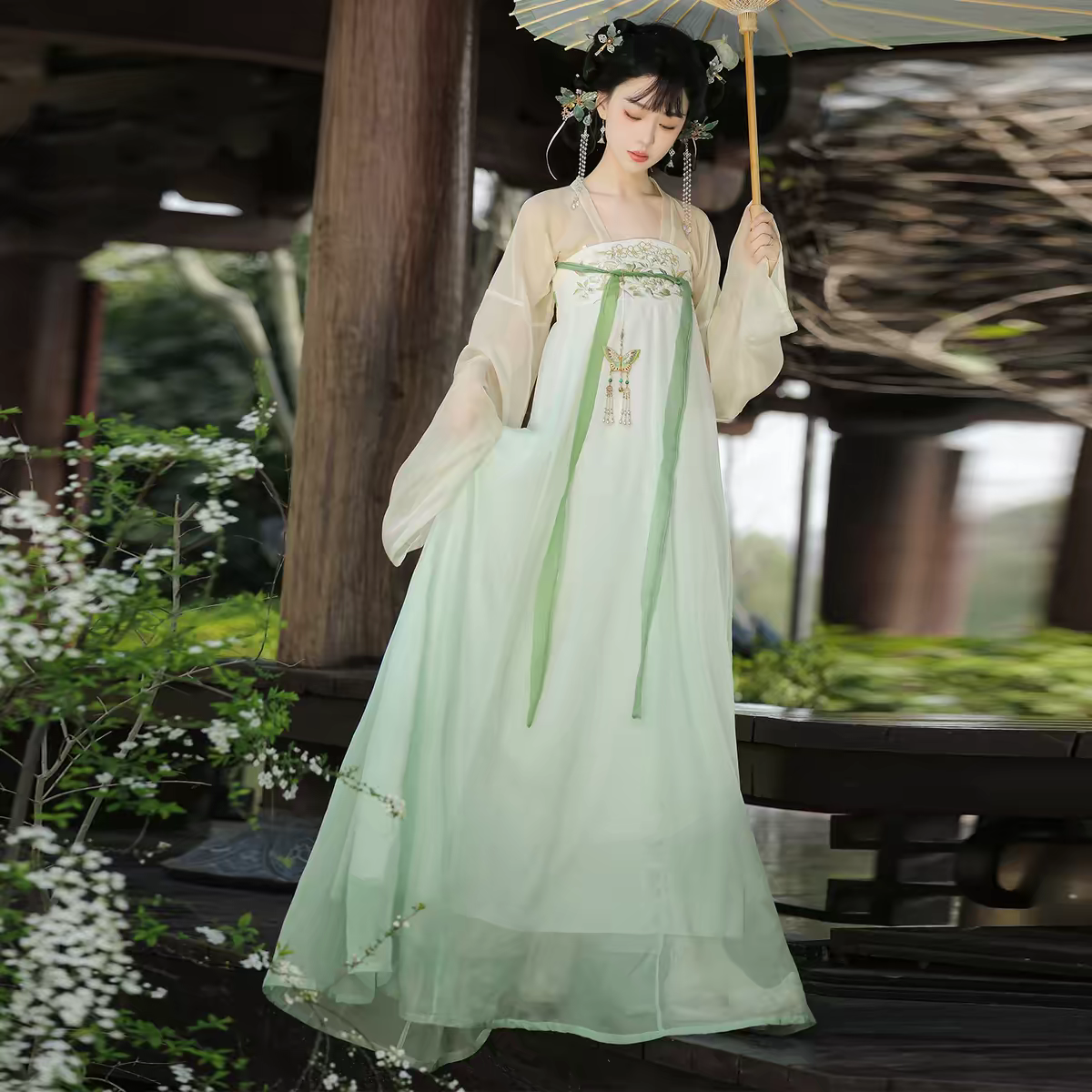 Tang Dynasty Style Chest-High Ruqun, Embroidered Oversleeves & Cloak Set – Ethereal Fairy-Core for Spring/Summer