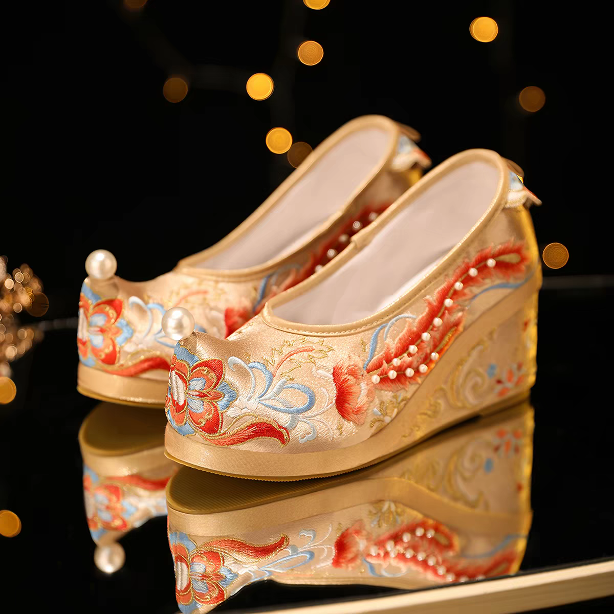Ancient Chinese Qiaotou Lü Hanfu Shoes | Ming Dynasty Upturned-Toe Traditional Chinese Wedding Shoes