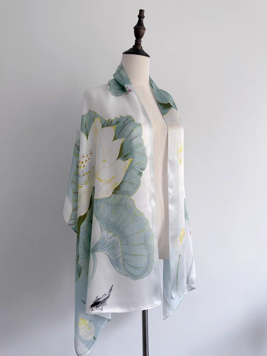 Guofeng Silk Scarf – Traditional Chinese Print Scarf for Hanfu, Qipao & Daily Wear